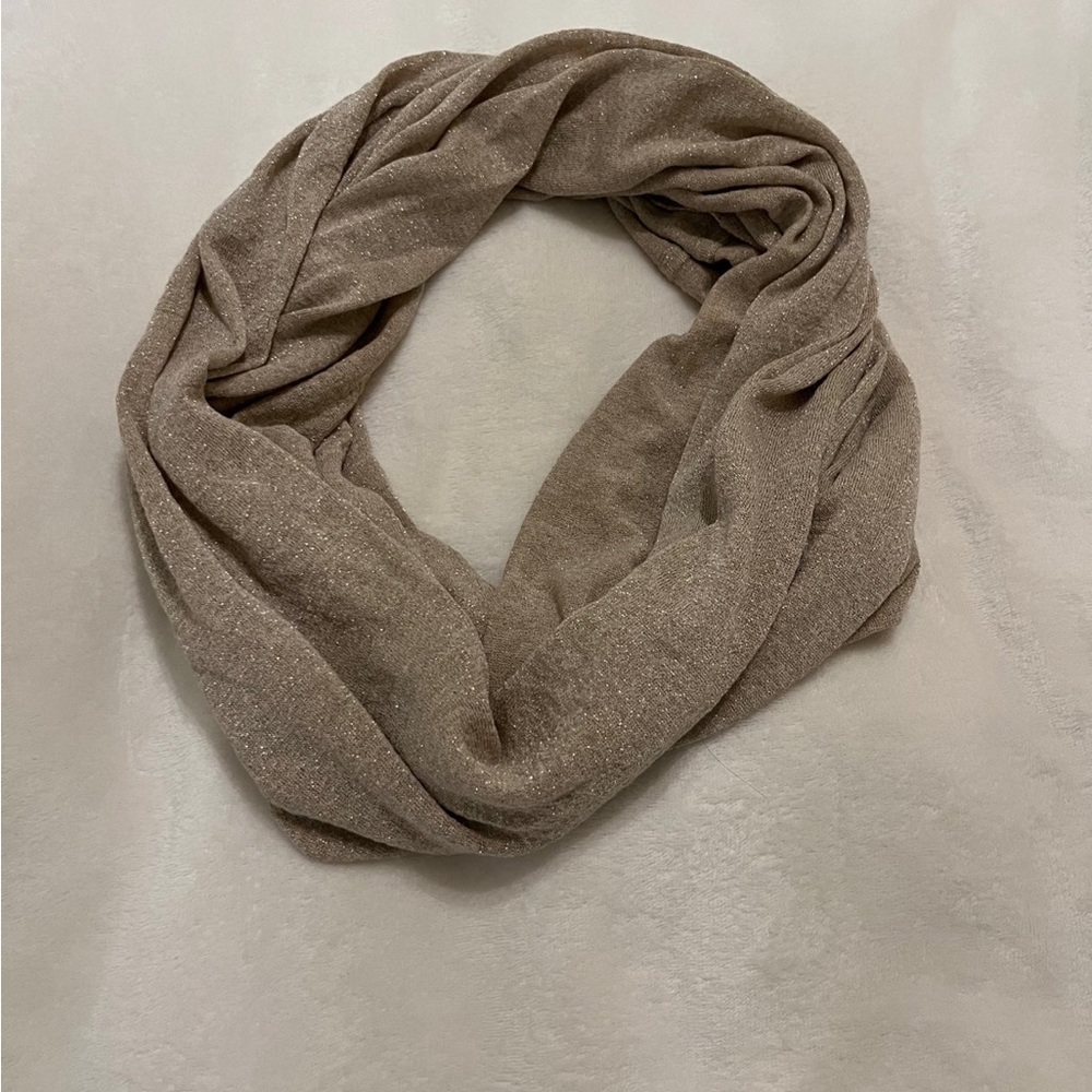 Club Monaco metallic gold colored oversized infinity scarf snood - Picture 6 of 10